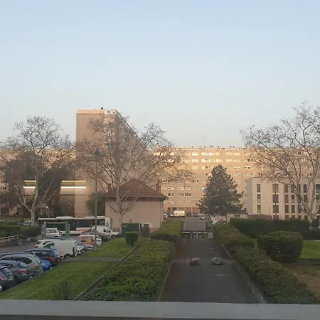 Lyon *